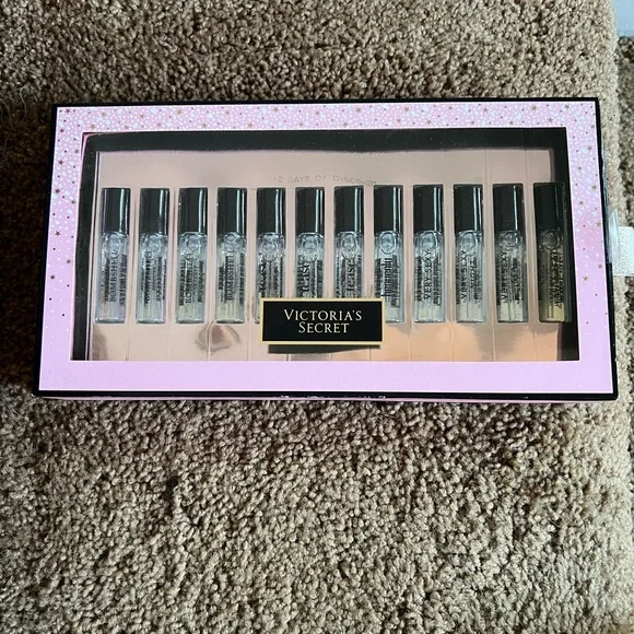 Victoria’s Secret 12 days of discovery boxed set - Picture 1 of 2